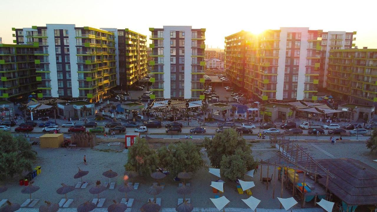 Vintage Breeze Apartment - Spa Pools Resort Mamaia Exterior photo
